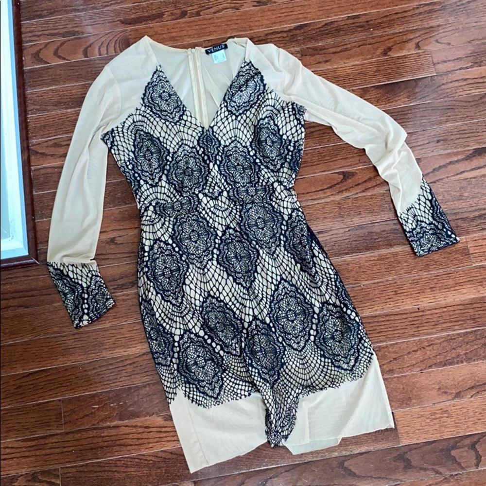 Lace Body-con Dress
